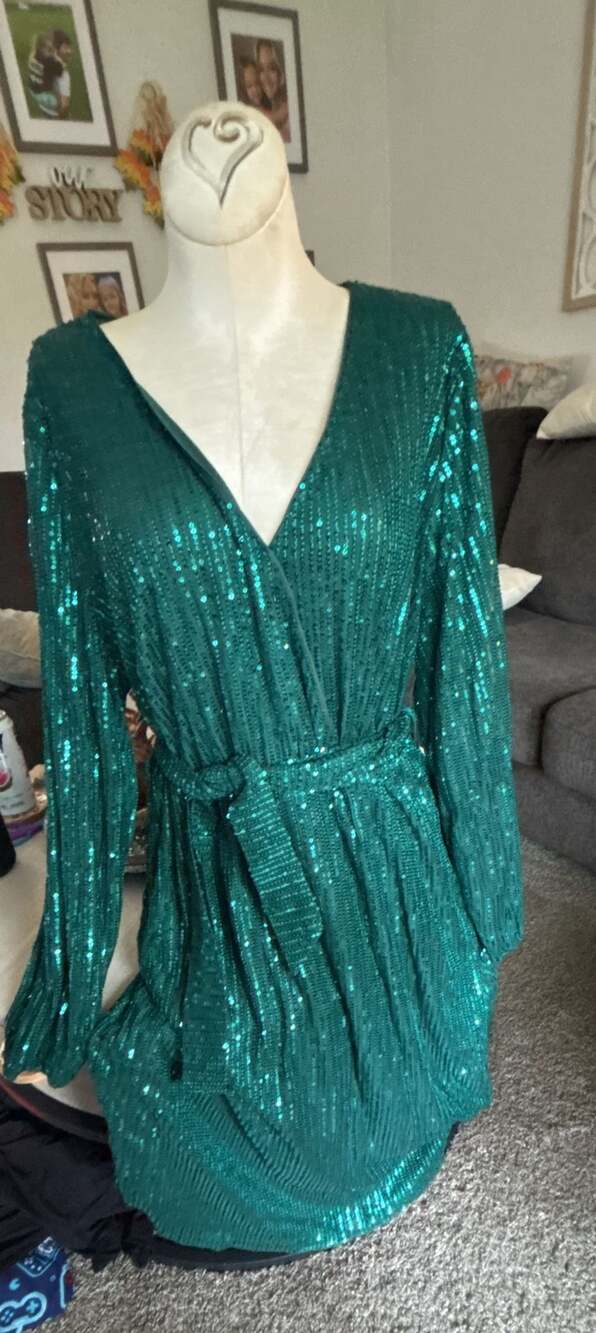 Green Women's Sequined Cocktail Dress